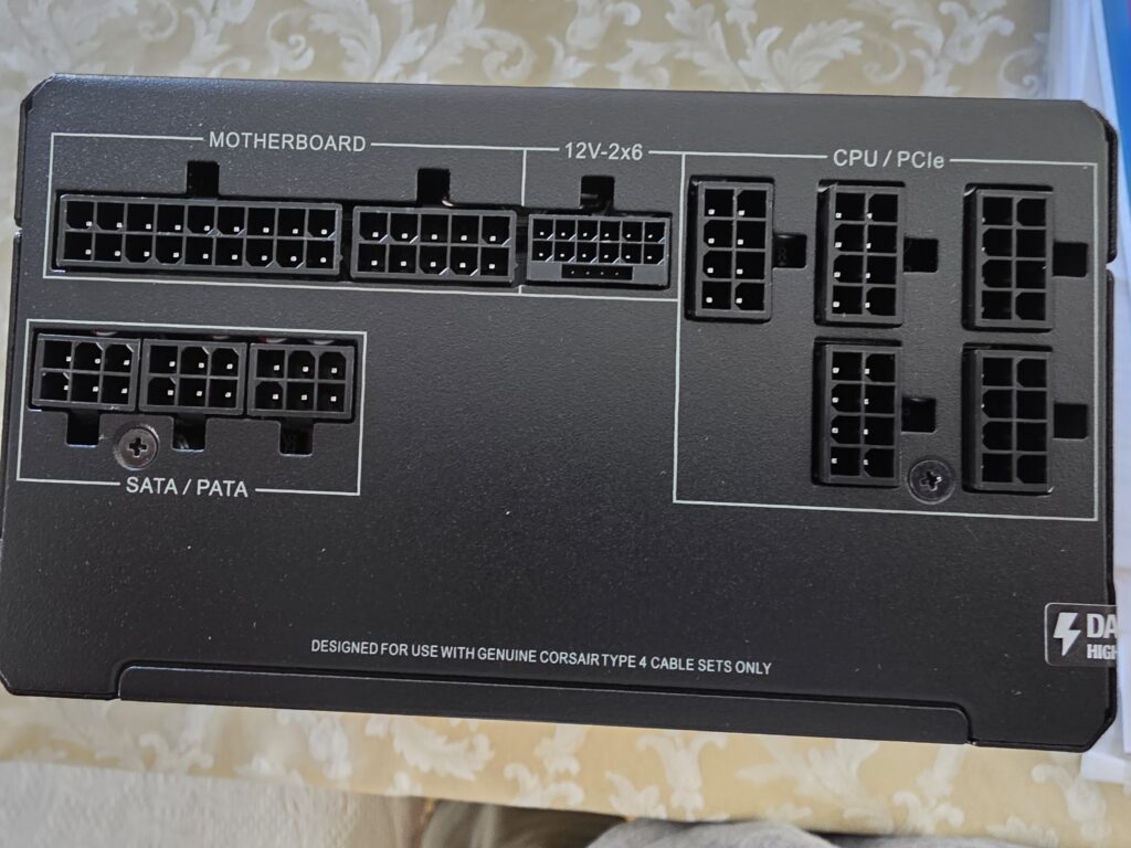 Corsair RM850x — connectors panel